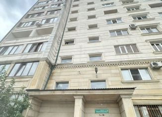 Продаю 3-комнатную квартиру, 78 м2, Грозный, улица Ивана Белова, 1