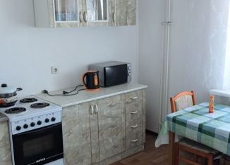 Сдам 1-ком. квартиру, 40 м2, Крымск, улица Надежды, 4