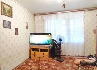 Продается 2-ком. квартира, 49 м2, Сальск, улица Седова, 1А