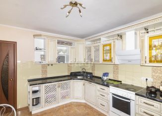 Продам 3-ком. квартиру, 93 м2, Тюмень, улица Пермякова, 68к1