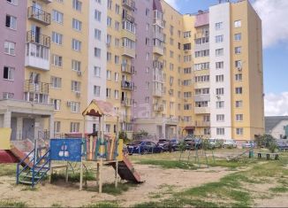 Продам 2-ком. квартиру, 63 м2, Балашов, улица Строителей, 6Б