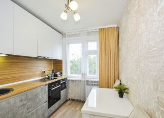 Продам 3-ком. квартиру, 59 м2, Новосибирск, улица Связистов, 151