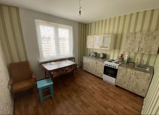 Сдам 1-ком. квартиру, 44 м2, Крымск, улица Надежды, 4