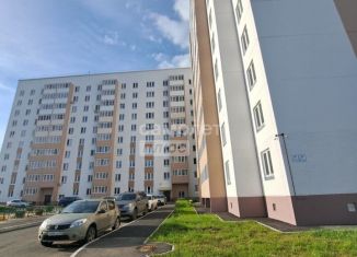 Продается 3-комнатная квартира, 88.5 м2, Омск, улица Леонида Маслова, 5