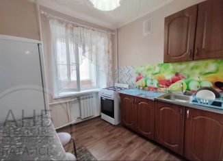 Продаю 1-ком. квартиру, 38 м2, Батайск, улица Кирова, 13А