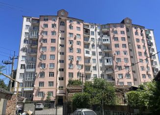 Продается 1-ком. квартира, 50 м2, Махачкала, улица Абдуллы Гаджиева, 12Ж