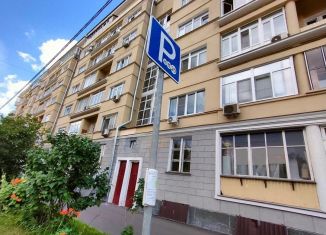 Продаю трехкомнатную квартиру, 17 м2, Москва, Новоостаповская улица, 4к1, Новоостаповская улица