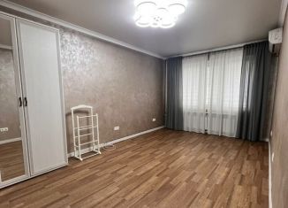 Продам 1-комнатную квартиру, 30 м2, Керчь, улица Свердлова, 35