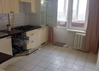 Сдается трехкомнатная квартира, 66 м2, рабочий посёлок Монино, улица Баранова, 3