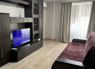 Сдача в аренду 3-ком. квартиры, 75 м2, Джанкой, Советская улица, 11