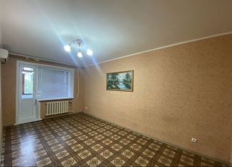 Продам 2-комнатную квартиру, 44 м2, Калининск, Советская улица, 50