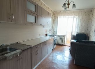 Однокомнатная квартира в аренду, 42 м2, Туймазы, улица Пугачёва, 19Б