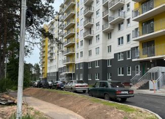 Сдается в аренду двухкомнатная квартира, 60 м2, Луга, Медведское шоссе, 2В