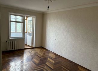 Продается 2-комнатная квартира, 56 м2, Нальчик, улица Калинина, 250Б