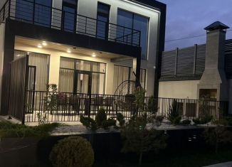 Сдается в аренду дом, 200 м2, Избербаш, посёлок Рыбный, 1/1Е