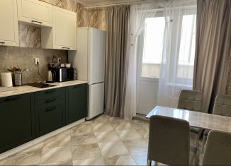 Сдается однокомнатная квартира, 37 м2, Оренбург, улица Братьев Хусаиновых, 8, ЖК Акварель