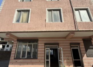 Продаю помещение свободного назначения, 120 м2, Махачкала, улица Эльзы Ибрагимовой, 5к15, Ленинский внутригородской район