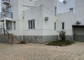 Продам дом, 700 м2, жилой квартал Изумруд, Садовая улица