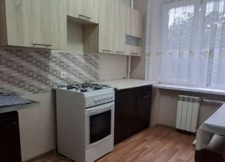 Сдаю 2-ком. квартиру, 50 м2, Крымск, Адагумская улица, 143