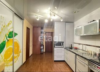 Продам трехкомнатную квартиру, 110 м2, Старый Оскол, микрорайон Космос, 2