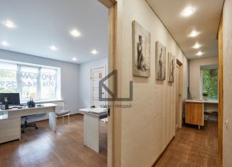 Продаю 2-комнатную квартиру, 30.7 м2, Челябинск, улица Сони Кривой, 45, Центральный район