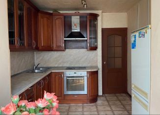 Сдача в аренду трехкомнатной квартиры, 76 м2, Пятигорск, проспект Калинина, 2к5