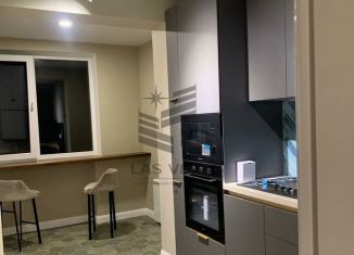 Сдаю в аренду двухкомнатную квартиру, 69 м2, Сочи, улица Яна Фабрициуса, 2/26, микрорайон Яна Фабрициуса