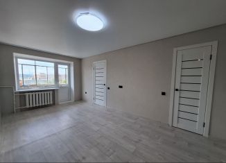 Продается 2-комнатная квартира, 43.8 м2, Миасс, проспект Макеева, 37