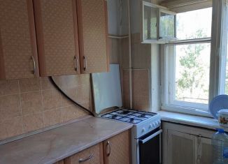 Продаю 3-ком. квартиру, 55.9 м2, Псковская область, Бастионная улица, 12