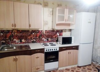 Аренда многокомнатной квартиры, 50 м2, Челябинск, улица Молодогвардейцев, 41Ак1