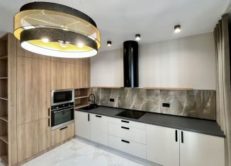 Продаю трехкомнатную квартиру, 108 м2, слобода Подновье, Лысогорская улица, 89к3, ЖК Монолит