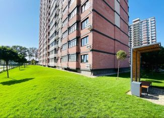 Продам 2-ком. квартиру, 62 м2, Краснодар, Прикубанский округ, улица Героя Владислава Посадского, 17к2