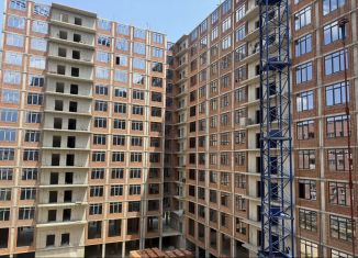 Продам 1-комнатную квартиру, 40 м2, Нальчик, улица Ахохова, 100, район Центр