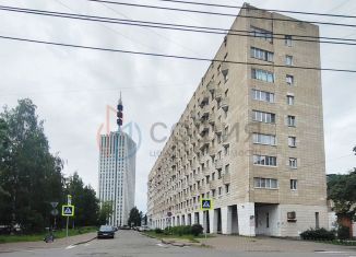 Трехкомнатная квартира на продажу, 70.4 м2, Архангельск, площадь Ленина, 3