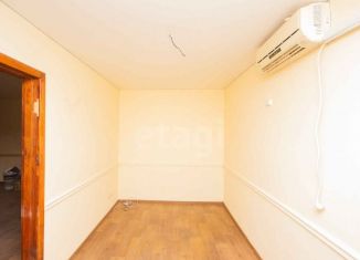 Продается трехкомнатная квартира, 55 м2, Тюмень, улица Республики, 156