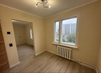 Продаю 4-комнатную квартиру, 64 м2, Екатеринбург, Ясная улица, 34/2