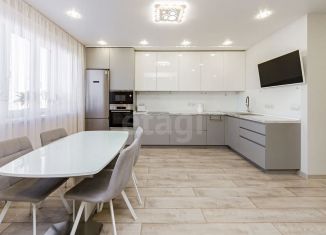 Продаю двухкомнатную квартиру, 85 м2, Тюмень, улица Дмитрия Менделеева, 2к2, ЖК Кристалл