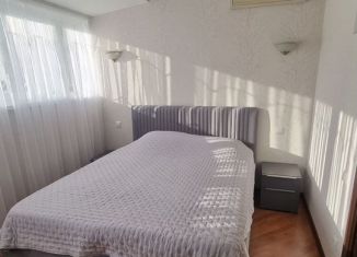 Сдаю 2-ком. квартиру, 90 м2, Сочи, улица Яна Фабрициуса, 2/4А, микрорайон Яна Фабрициуса