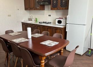 Сдача в аренду 2-комнатной квартиры, 70 м2, Махачкала, улица Тулпара Мусалаева, 16