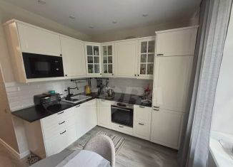 Аренда 2-ком. квартиры, 66 м2, Тюмень, Советская улица, 65к1