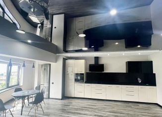 Сдам в аренду 2-комнатную квартиру, 76 м2, Сочи, улица Пирогова, 30, микрорайон Новый Сочи