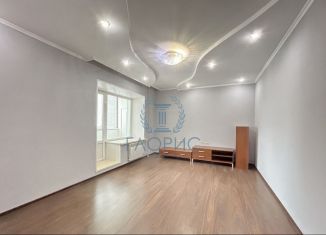 Продам 3-ком. квартиру, 90 м2, Абакан, улица Чертыгашева, 126