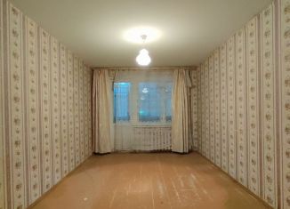 Продаю 1-ком. квартиру, 34 м2, поселок городского типа Кугеси, Советская улица, 69