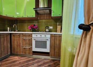 Сдаю в аренду 2-ком. квартиру, 65 м2, Краснодарский край, улица Грибоедова, 16А