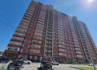 Продается трехкомнатная квартира, 61.4 м2, Березники, улица Строителей, 12, ЖК Любимов