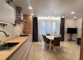 Продам 2-ком. квартиру, 85 м2, Йошкар-Ола, улица Суворова, 40А, микрорайон Предзаводской