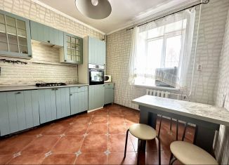 Сдам в аренду двухкомнатную квартиру, 72 м2, Пенза, улица Володарского, 17