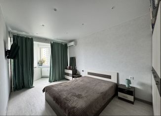 Сдаю 1-ком. квартиру, 44 м2, Хабаровск, улица Редько, 12/5