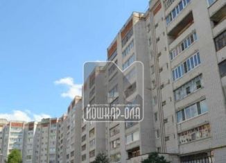 Продаю 2-ком. квартиру, 55 м2, Йошкар-Ола, улица Карла Либкнехта, 100