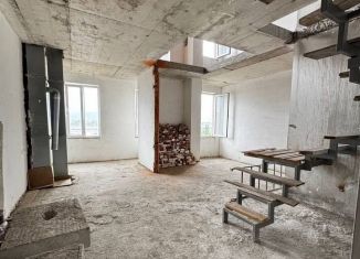 Продается трехкомнатная квартира, 104 м2, Нальчик, район Хладокомбинат, улица Шарданова, 46Г